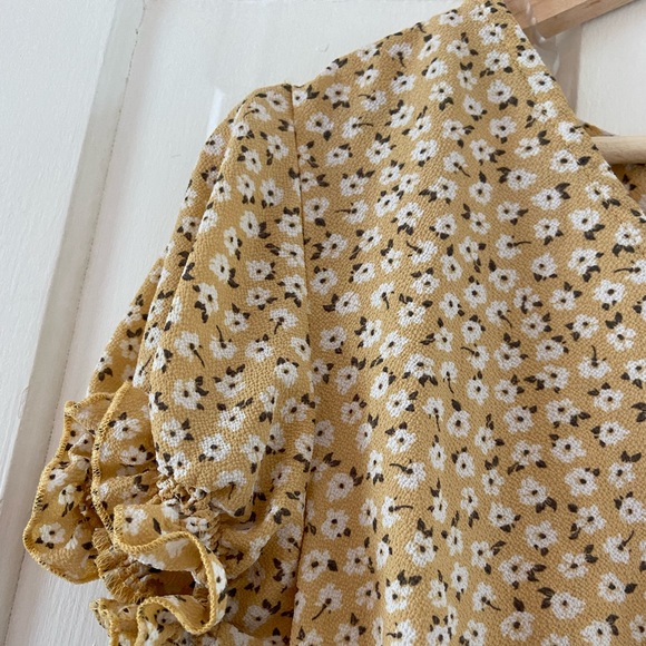 Floral Print Blouse - Picture 3 of 3